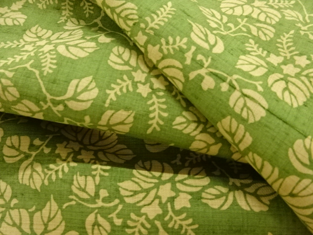  アンティーク　桐模様手織り紬着物